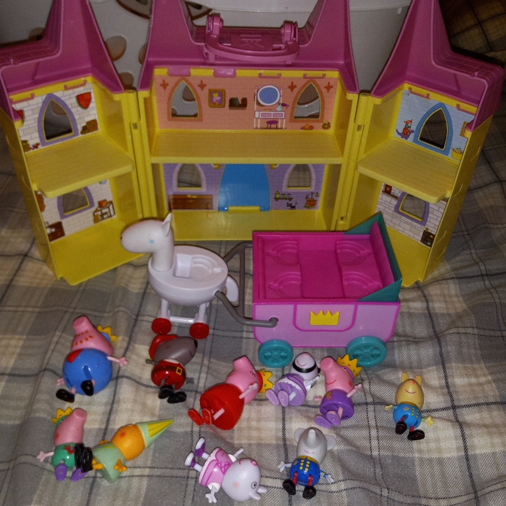 Peppa Pig Castle & Carriage Lot